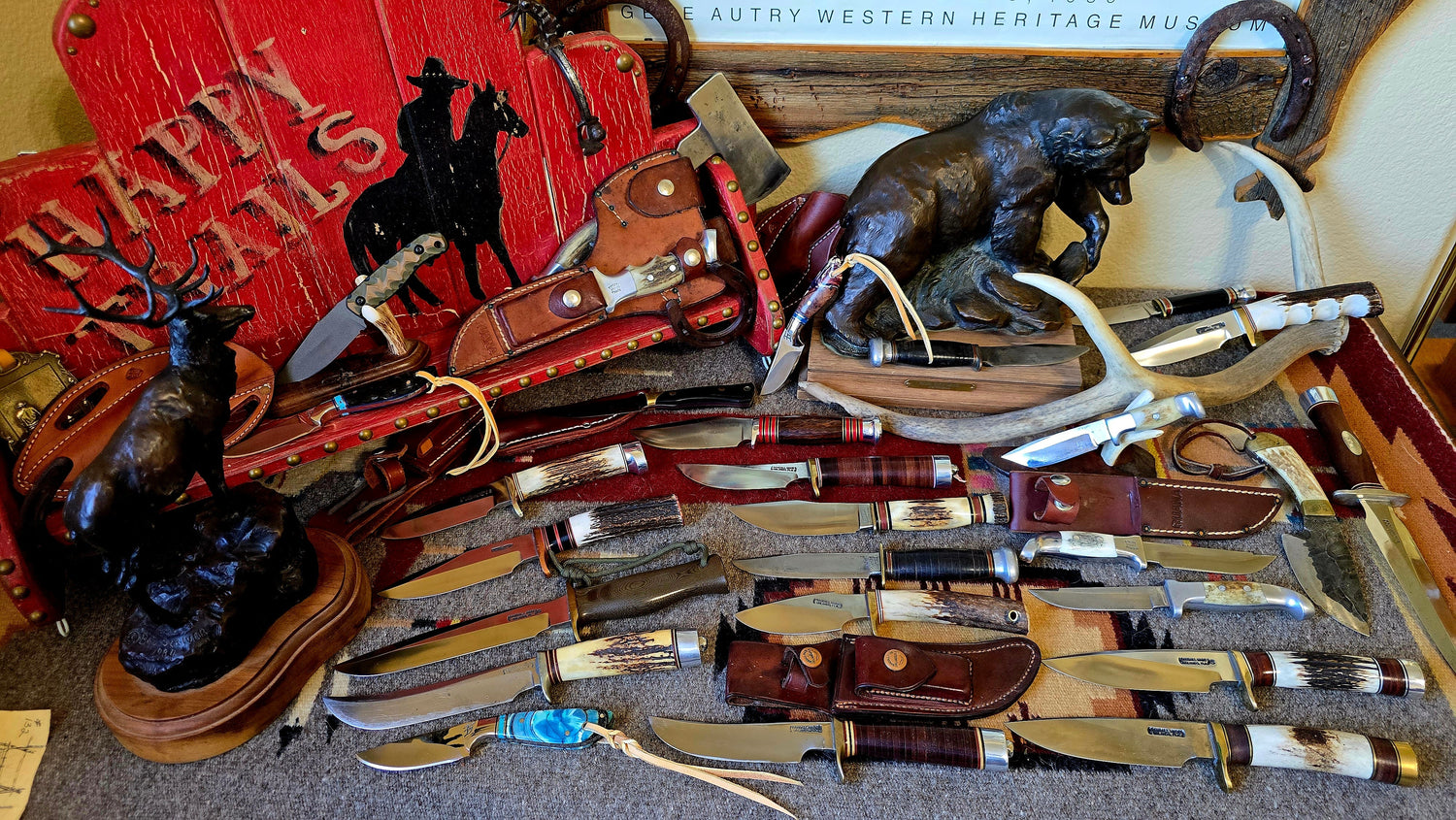 Custom and Collectible Knives